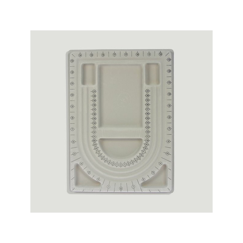 Small collar assembly/design table. 31x23cm. Small collar assembly/design table. 31x23cm.