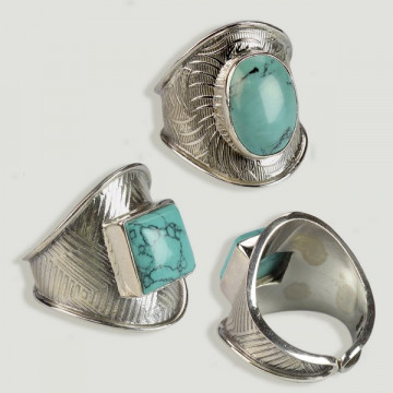 Silver cabochon ring. Turquoise Magnesite.