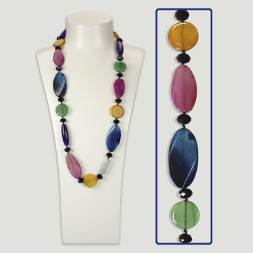 Collier en agate et verre taillé multicolore.