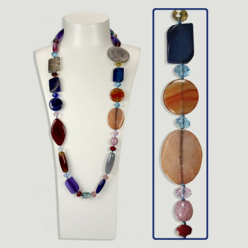 Collier en agate et verre taillé multicolore.