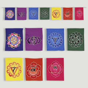 Drapeaux en tissu Chakra 2,5 m (18 x 25 cm chacun)