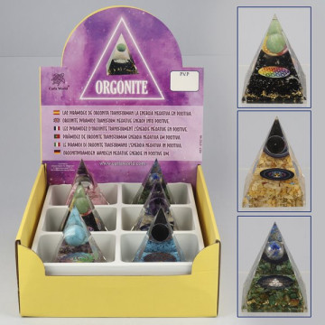 ORGONITE. Orgonite pyramid. Assorted minerals. 6X6x8cm.