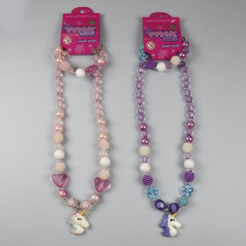 HOOK 20 - Plastic necklace / bracelet set. Assorted models