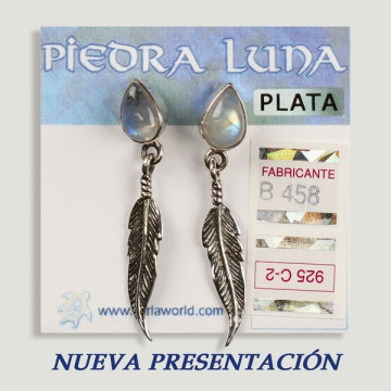 Brincos de prata. Pedra da lua com pena. forma de cabochão