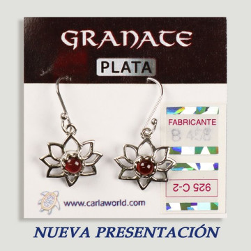 SILVER earrings. Garnet. Flower with cabochon.