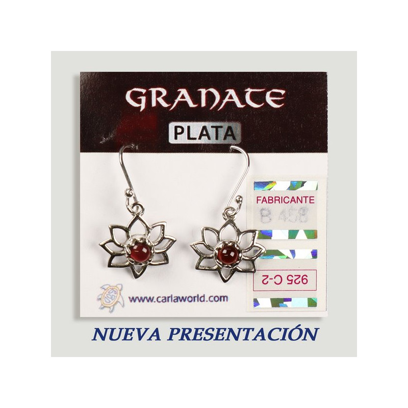 SILVER earrings. Garnet. Flower with cabochon. SILVER earrings. Garnet. Flower with cabochon.