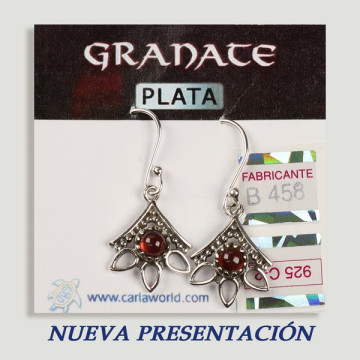 Pendientes PLATA. Granate. 3 pétalos con cabujón. 