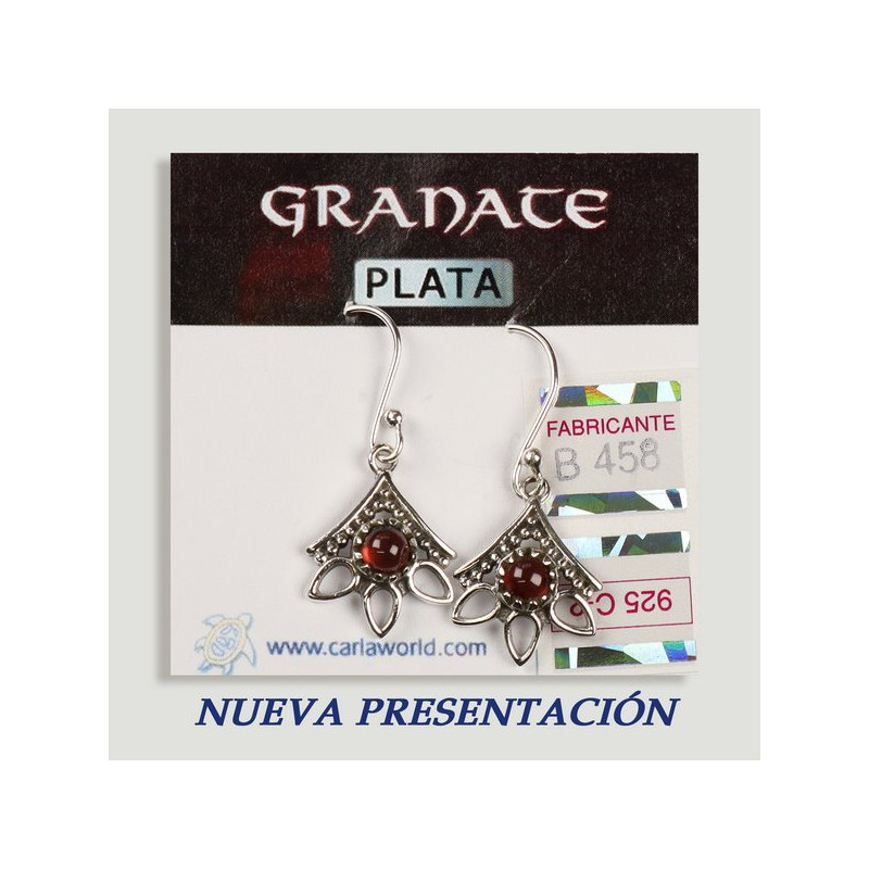 Brincos de prata. Granada. 3 pétalas com cabochão. Brincos de prata. Granada. 3 pétalas com cabochão.