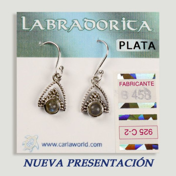 Boucles d'oreilles en argent. labradorite. Triangle avec cabochon.