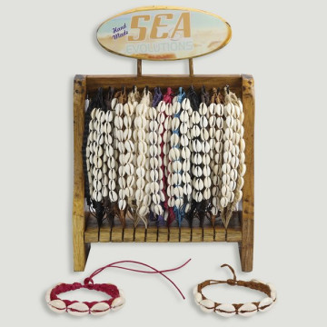 SEA EVOLUTIONS. Pulsera de hilo con Cypraeas. 