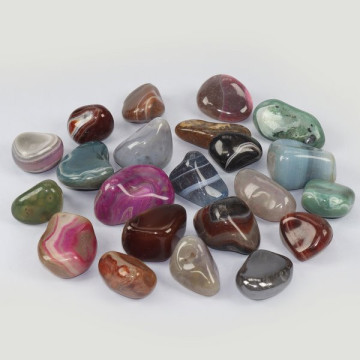 Tumbled stone. Banded agate. Approx. 3-4cm