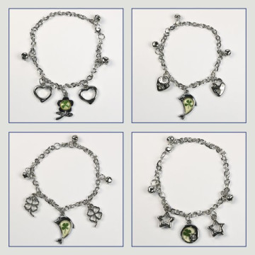 Hook 19. Clover and metal bracelet/anklet.