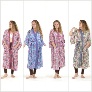 Long polyester kimono (silk effect).