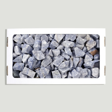 Quartzo azul robusto maciço. Caixa 1,5kg aprox. 26x14cm.