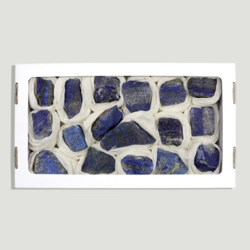 Boîte en lapis-lazuli. 1kg env. 26x14cm.