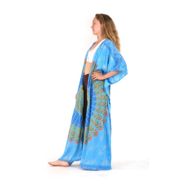 Kimono longo de poliéster (efeito seda).