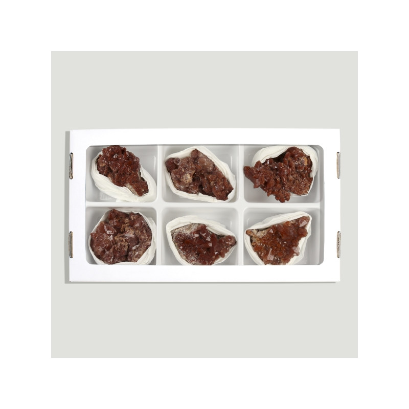Quartz. druse rouge. Maroc. 6-7 cm env. (Al6). Quartz. druse rouge. Maroc. 6-7 cm env. (Al6).