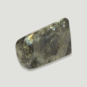 Base taillée en labradorite polie 600-700gr