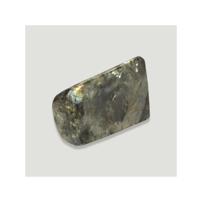 Polished labradorite cut base 600-700gr Polished labradorite cut base 600-700gr