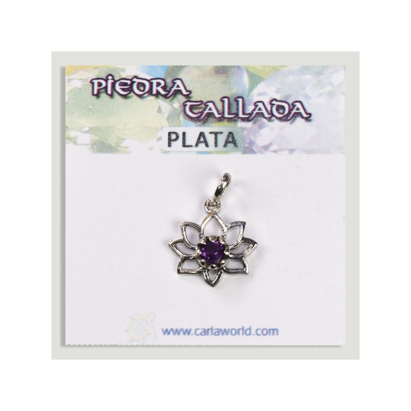 Silver small flower pendant with faceted Amethyst cabochon Silver small flower pendant with faceted Amethyst cabochon