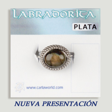 Silver cabochon ring. Labradorite.