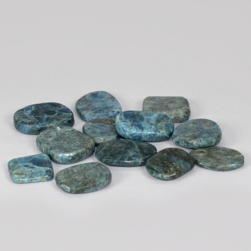 Gobelet plat en apatite polie 3-4 cm