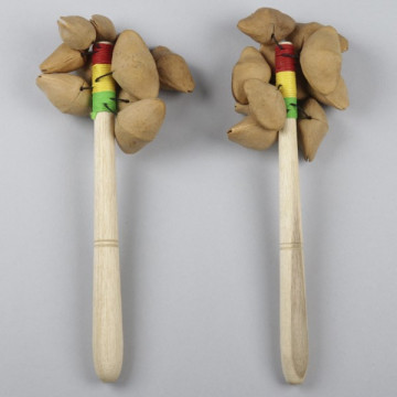 Maraca with seeds 15cm