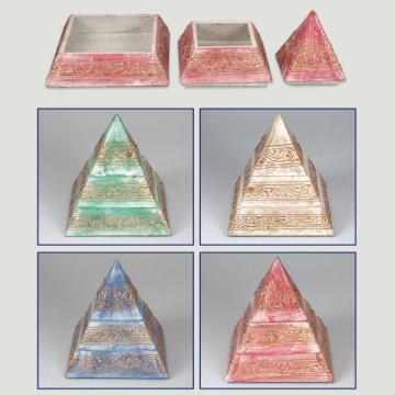 Wooden pyramid 13x15cm assorted colors