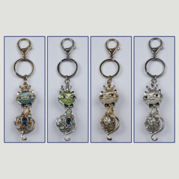 Hook 90 – Keychain with rhinestones and assorted cat character