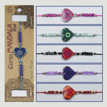 Crochet 22, Bracelet avec personnage coeur - couleurs assorties
