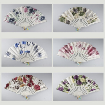 Hook 51, Plastic fan with design of: Assorted flowers - assorted colors