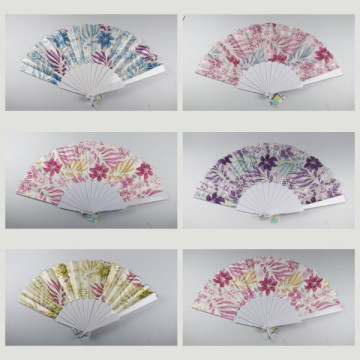 Hook 66, Plastic fan with design of: flowers - assorted colors