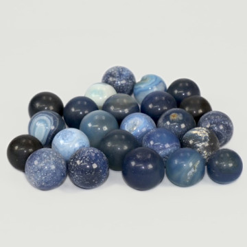 REPLACEMENT of the Mineral Spheres Display: Chalcedon (Ag.blue)