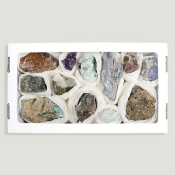 Medium assorted mineral box 26x14cm