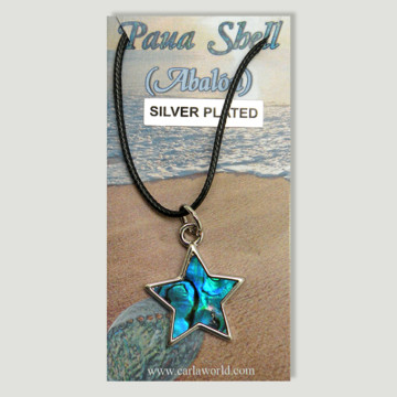 Crochet 51 – Pendentif Abalone avec cordon. Modèle : étoile.
