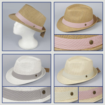 Gancho 14 – Chapéu cor: Ocre com fita rosa – Creme com fita branca – Branco com fita cinza