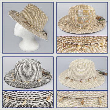 Gancho 21 - Sombrero de  color: Ocre con cinta con cochitas marinas – Crema con cinta con cochitas marinas  – Blanco con cinta c