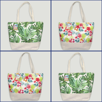 Beach bag. Smooth handle. Leaves and flowers