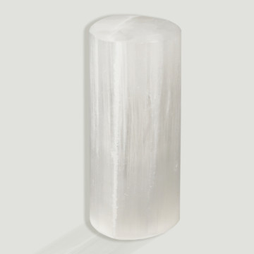 Cylindre de sélénite 9 cm environ.