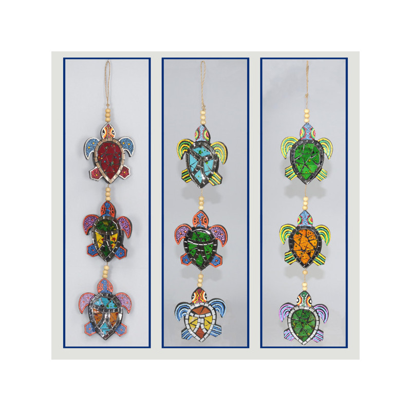 Mobile en bois mosaïque. 3 tortues. 12X15cm. Couleurs assorties Mobile en bois mosaïque. 3 tortues. 12X15cm. Couleurs assorties