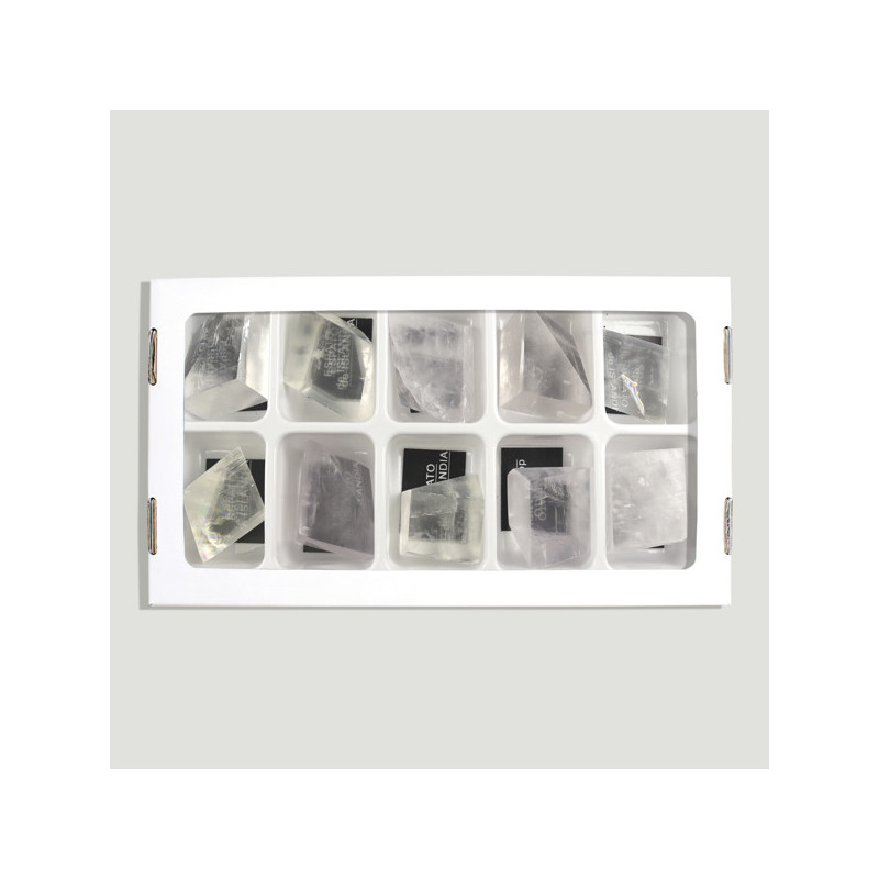 Polished Iceland Spar. 3-4.5cm approx. (al10) Polished Iceland Spar. 3-4.5cm approx. (al10)