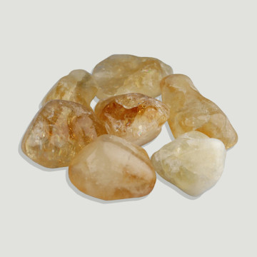 Roulé 35 unités/Kg (250 gr). Quartz citrine. 3-4 cm