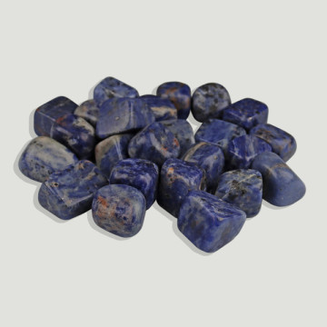 Roulé 50 unités/Kg (250 gr). Sodalite. 2-3 cm environ.