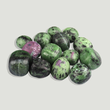 Rolled 50 units/Kg (250 gr). Ruby Zoisite. 2-3cm approx.