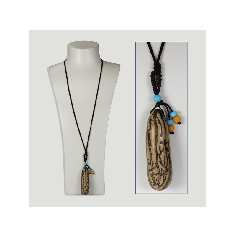 Pendentif avec cordon. Yupati Pendentif avec cordon. Yupati