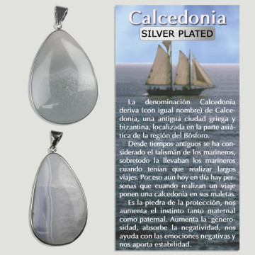 CALCÉDOINE. Pendentif en MÉTAL avec cordon. Formes assorties