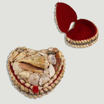 Caja conchas corazón. 10,5x9 cm aprox