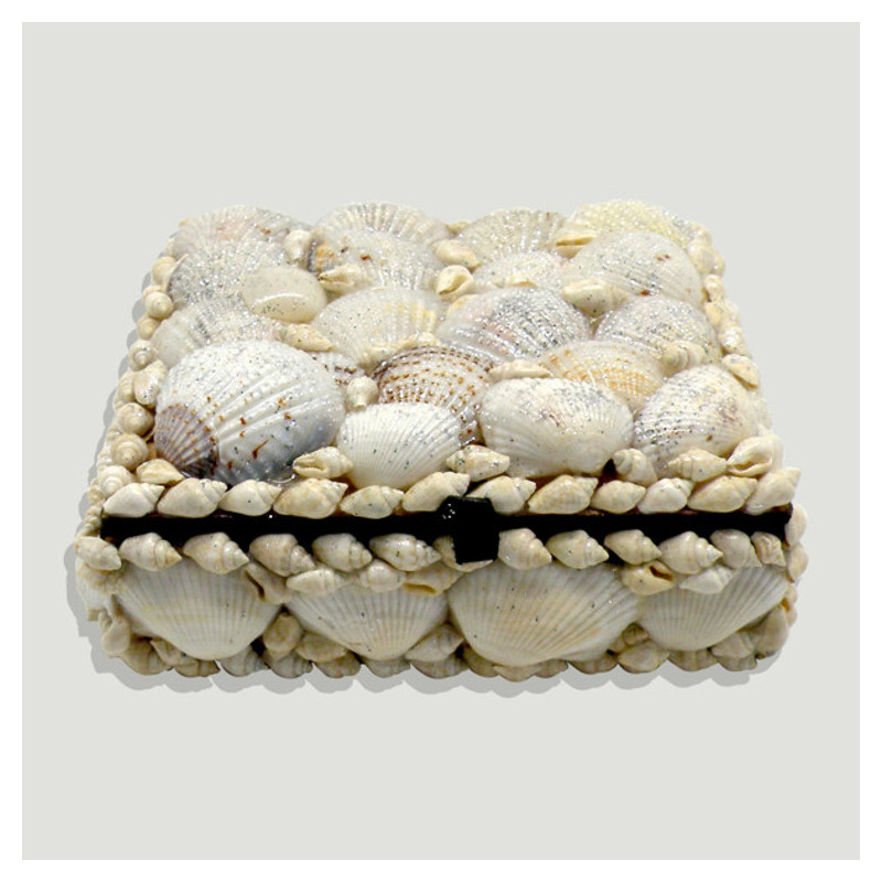 Boîte à bijoux Batotoy en nacre et coquillage. 14x11x5cm Boîte à bijoux Batotoy en nacre et coquillage. 14x11x5cm