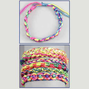 GANCHO 16. Pulseras surtidas. 