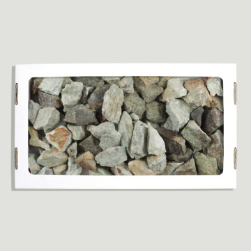 Massive chopped ruby ​​fuchsite. Box 1.5kg approx. 26x14cm.